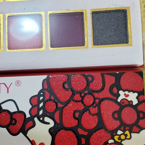 FavorBeauty Eyeshadow Palette - Picture 3 of 5